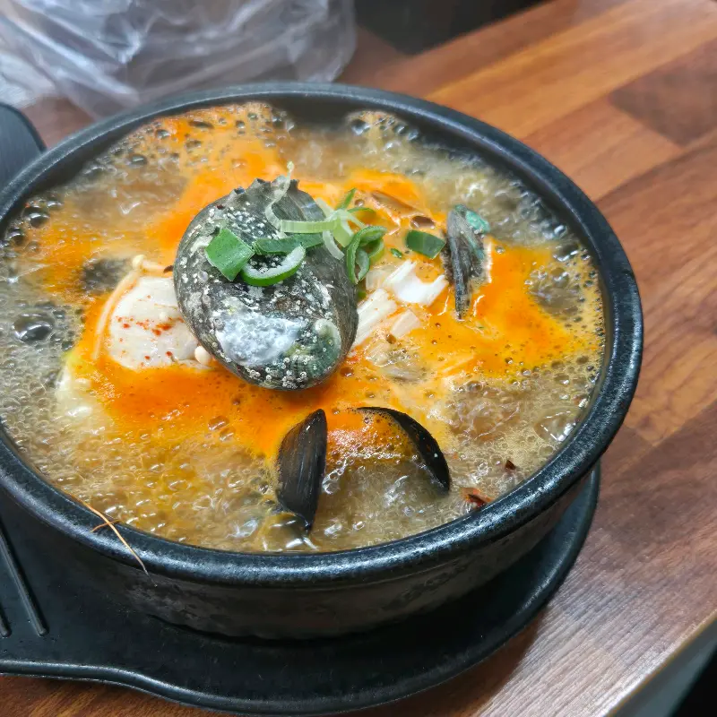 전복해물뚝배기