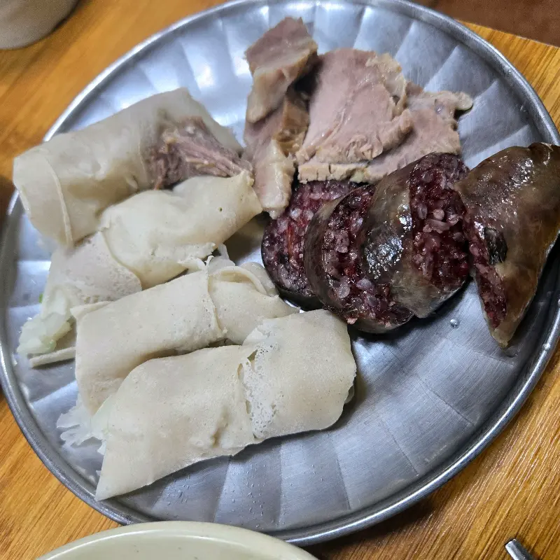 돔베고기와 순대