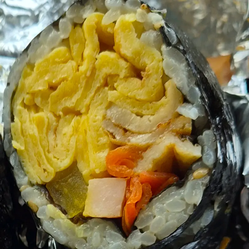 다정이네 김밥 단면