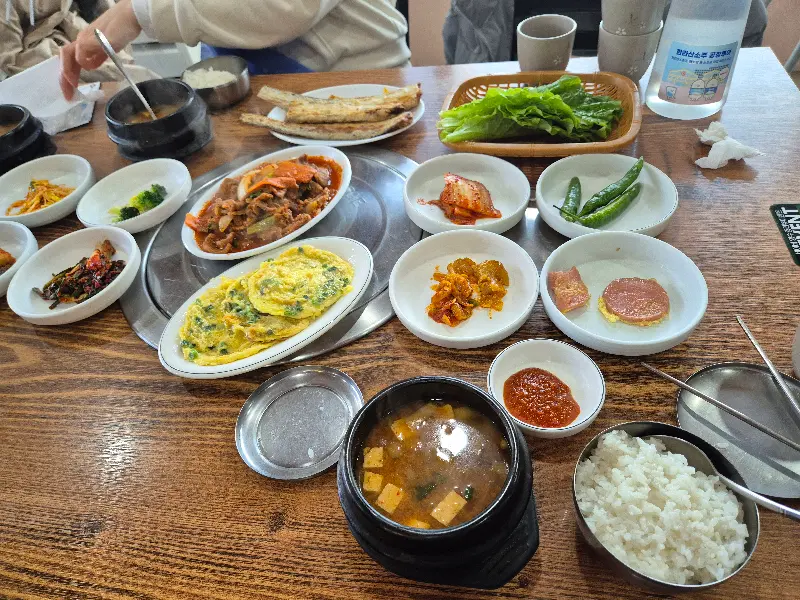 식당 내부 전경