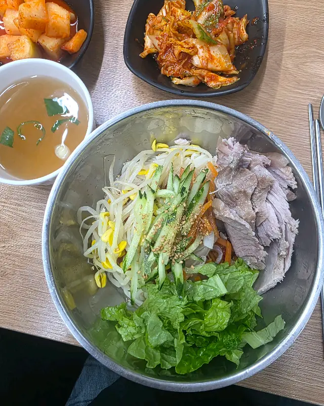 비빔국수의 모습