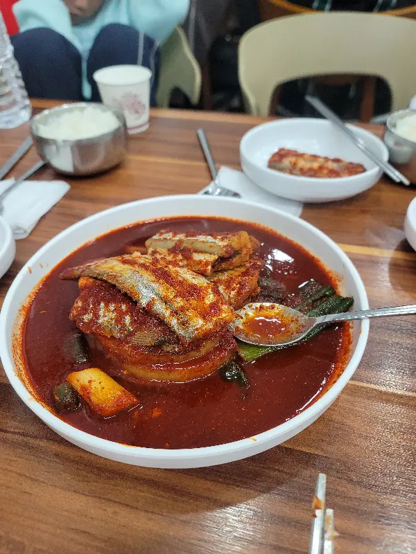 칼칼한 양념이 돋보이는 갈치조림