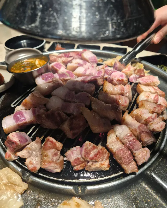 숙성도 흑돼지 삼겹살 구이