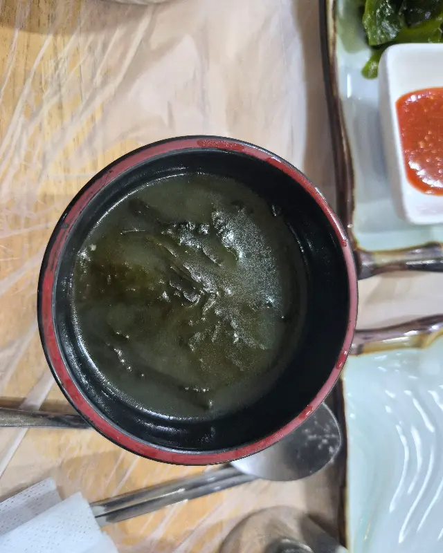 깊고 시원한 맛이 일품인 미역국