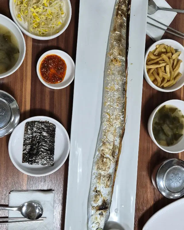 통갈치 구이 한 상 차림