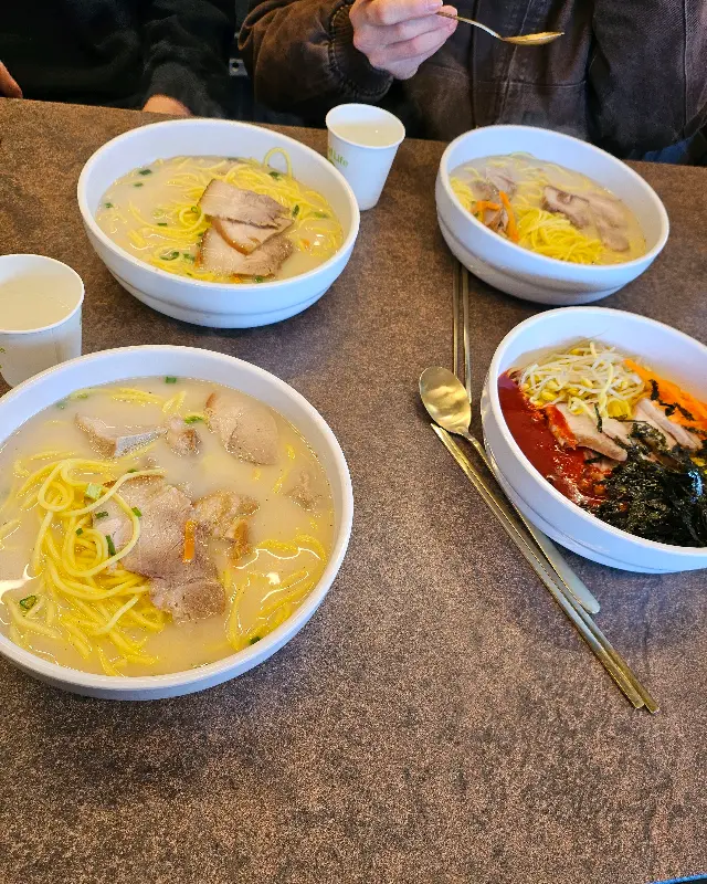 푸짐한 고기국수 한 상차림