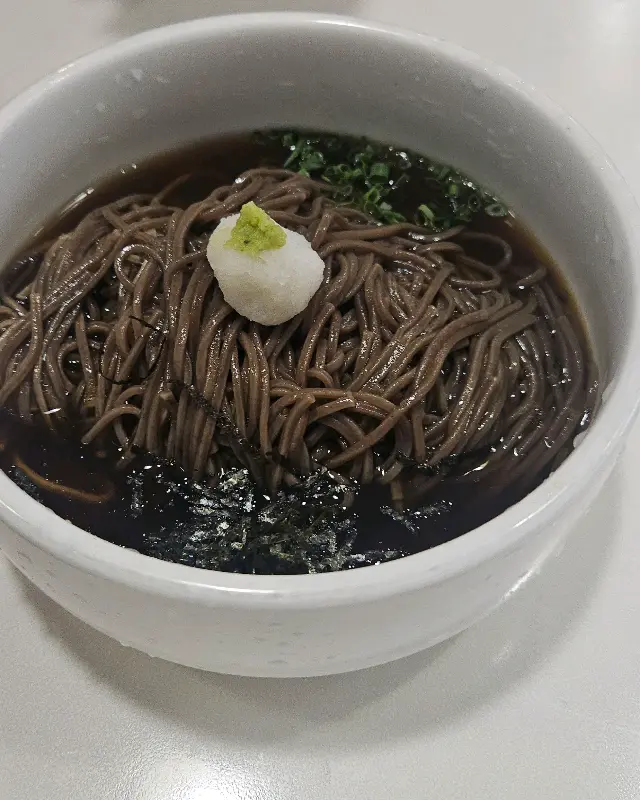 시원한 연어냉소바