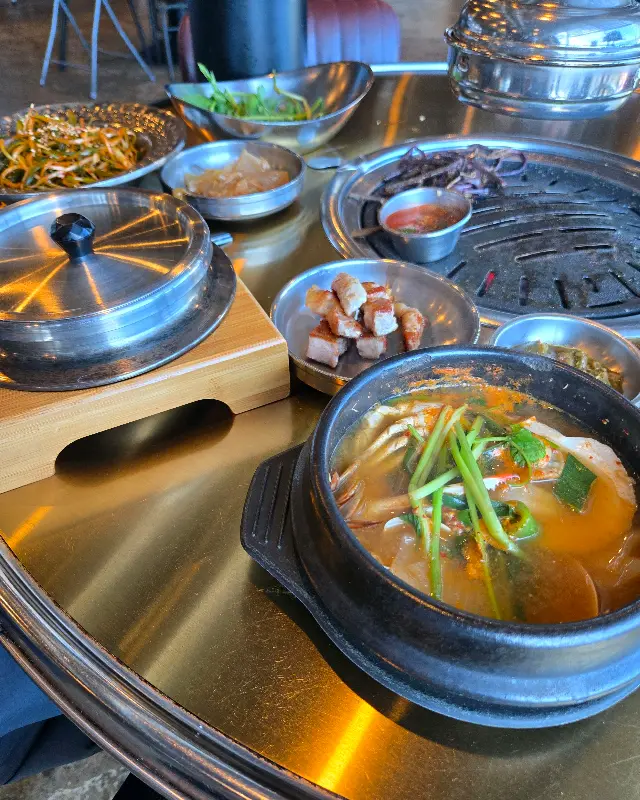 해물이 듬뿍 들어간 된장찌개