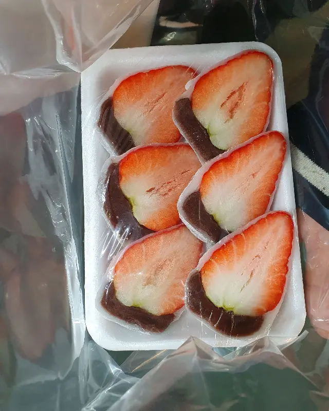 딸기 모찌의 단면