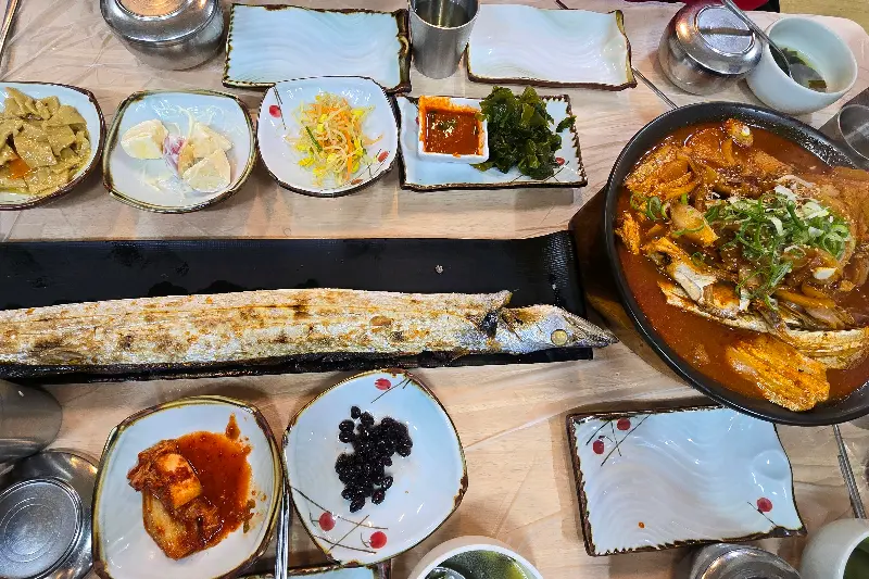 푸짐하게 차려진 한 상 차림