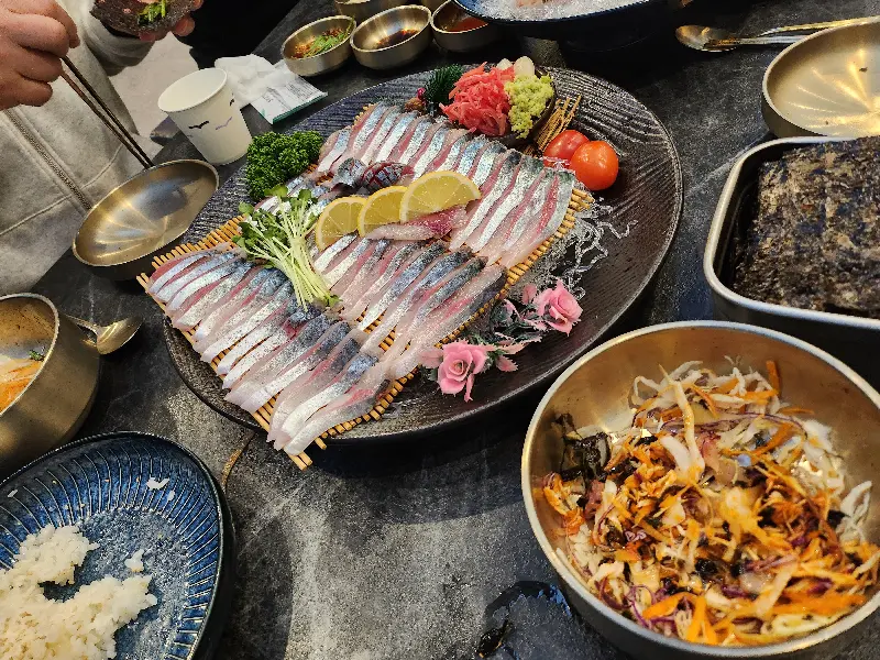 고등어회 한 상 차림