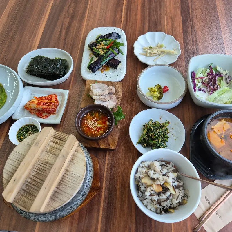 정갈한 한상차림