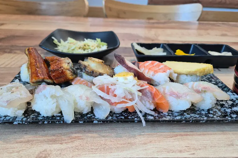 초밥과 우동