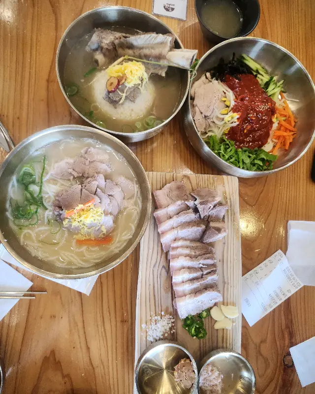 먹돌고기국수 메뉴