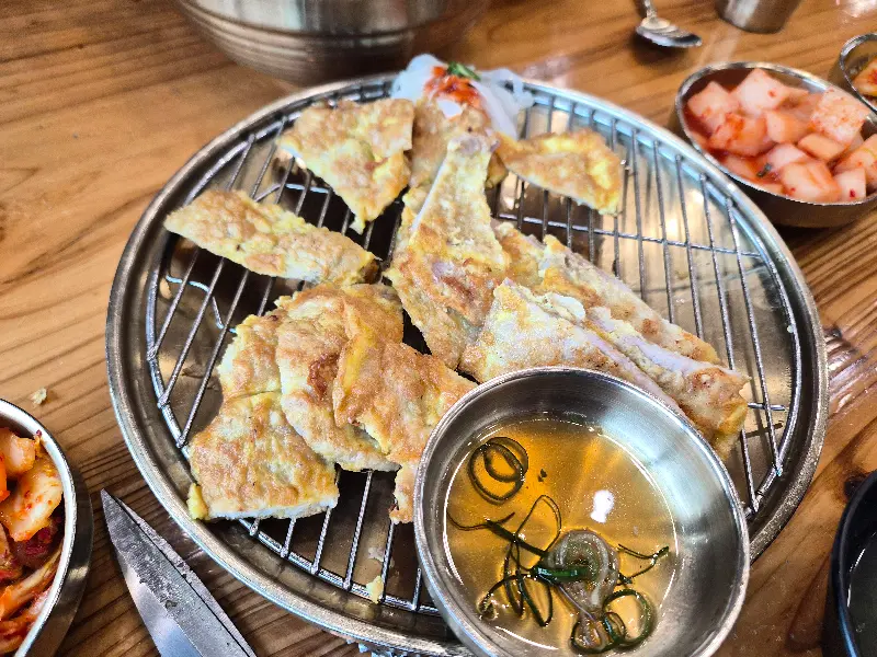 먹돌고기국수 육전