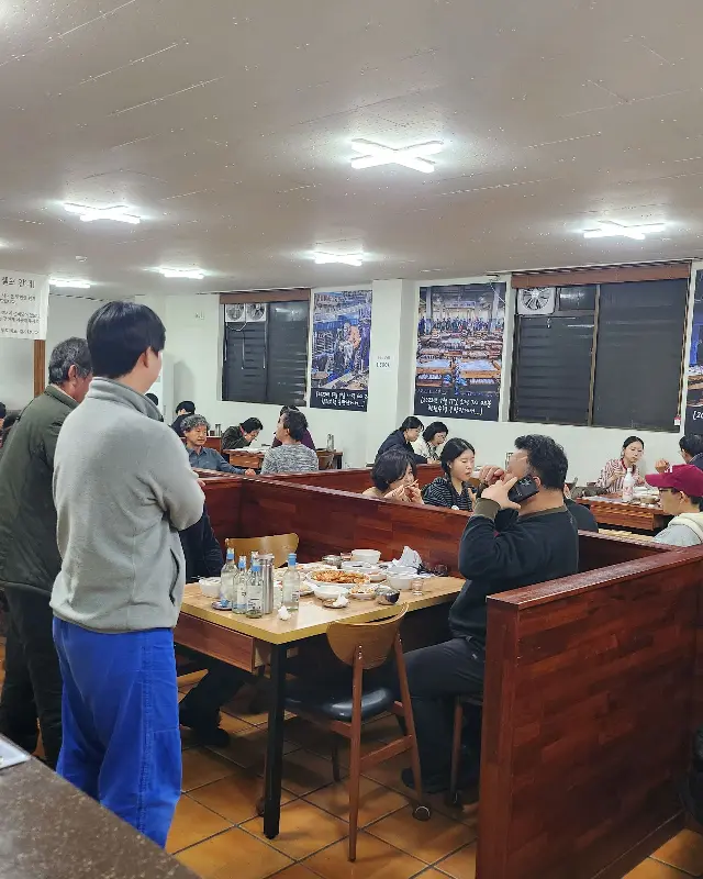 성심조림 식당 내부