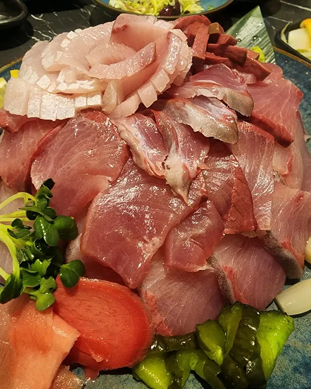 고소함이 느껴지는 방어회