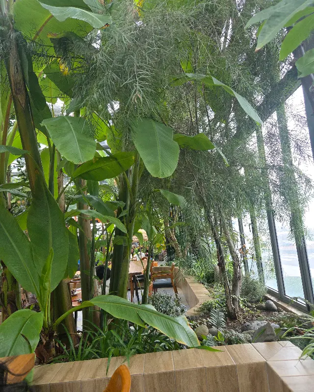 창밖으로 보이는 바다