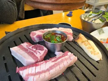 제주에서 맛보는 감동의 흑돼지! 태백산 제주점, 진정한 맛집 발견!