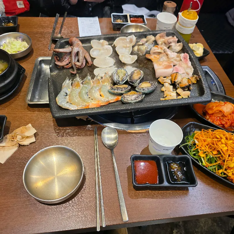 볶음밥과 밑반찬