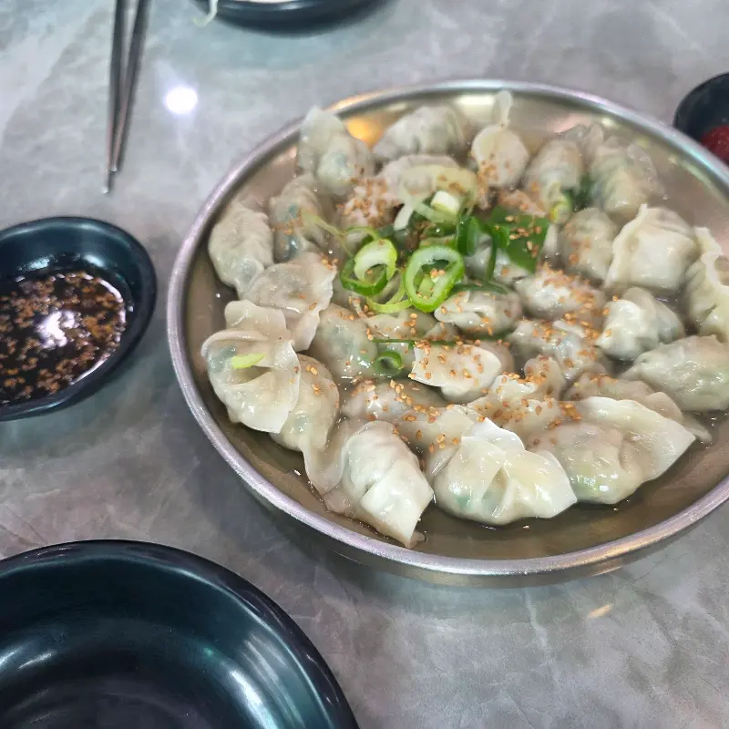 깔끔한 테이블 세팅