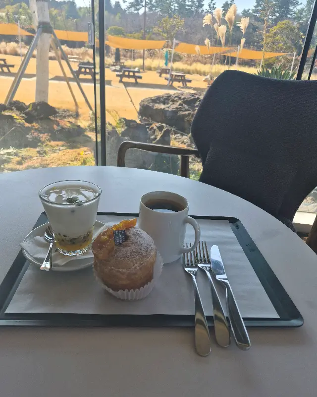 827라떼와 뺑스위트 피스타치오