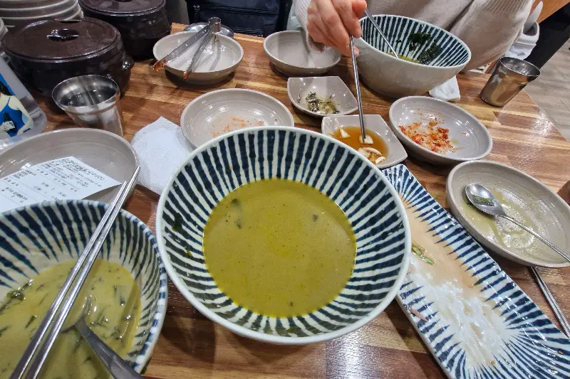 보말칼국수 한 상 차림