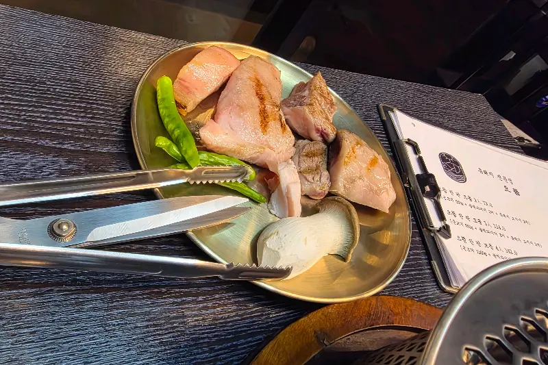 흑돼지 근고기 한 상 차림