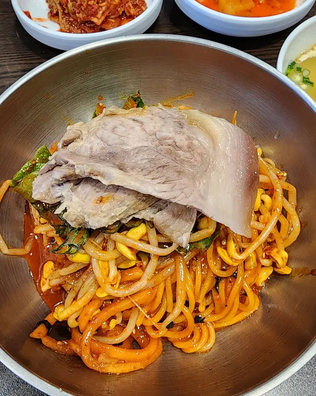 깔끔한 매장 내부