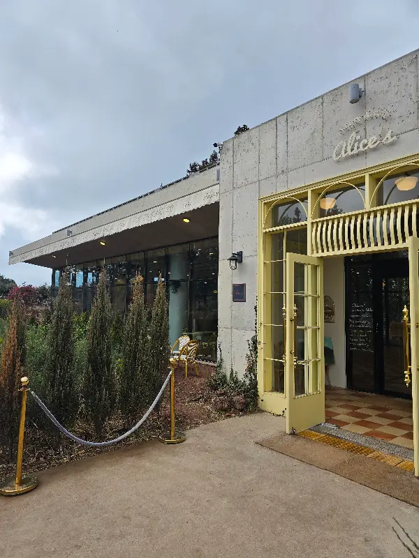 카페 내부 테이블