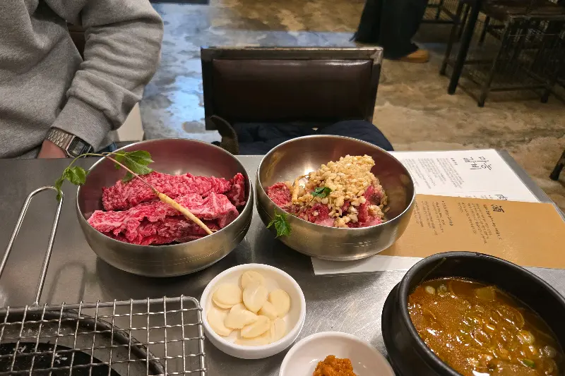 마농갈비와 장아찌 국수