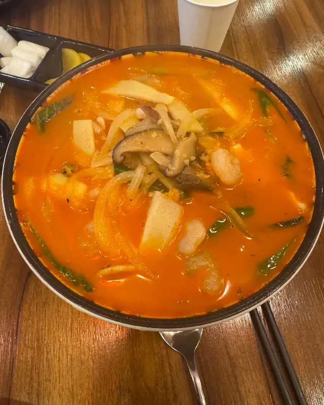 푸짐한 해물짬뽕