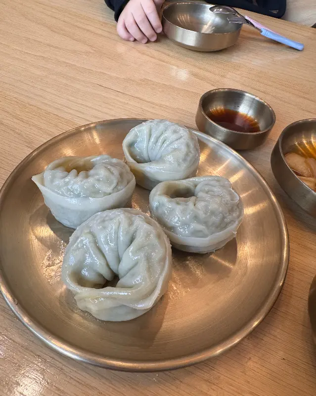 속이 꽉 찬 왕만두