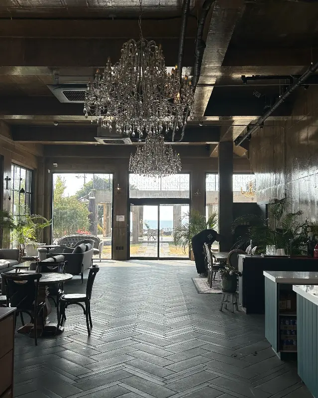 카페 내부 전경