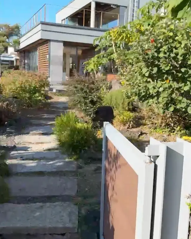 카페 외부 정원