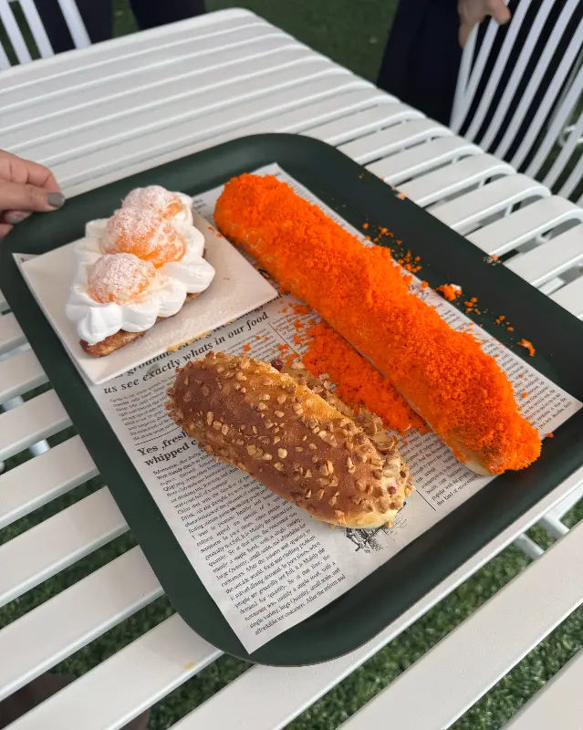 다양한 빵과 디저트