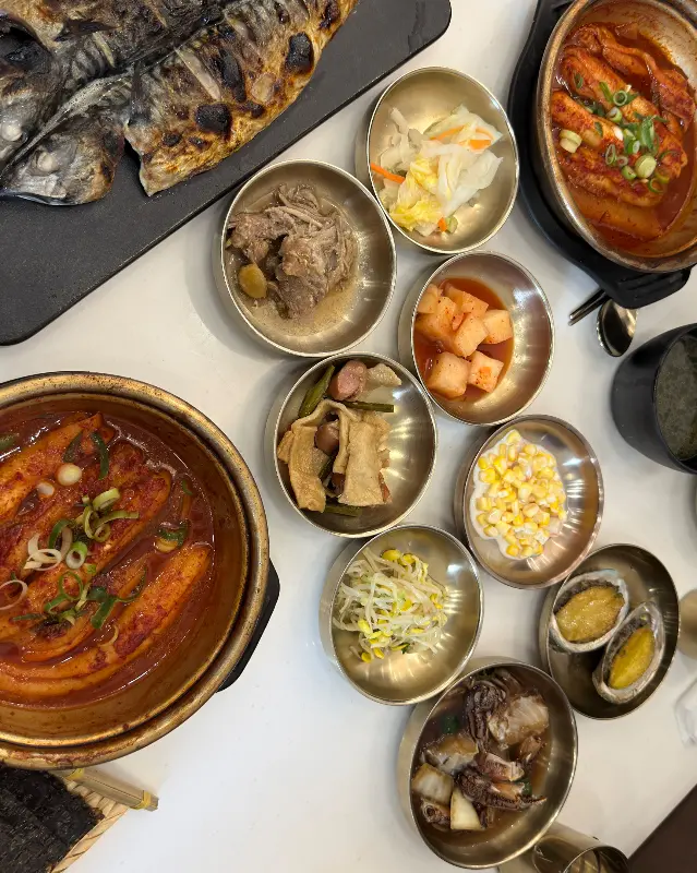 윤기가 좔좔 흐르는 은갈치 구이