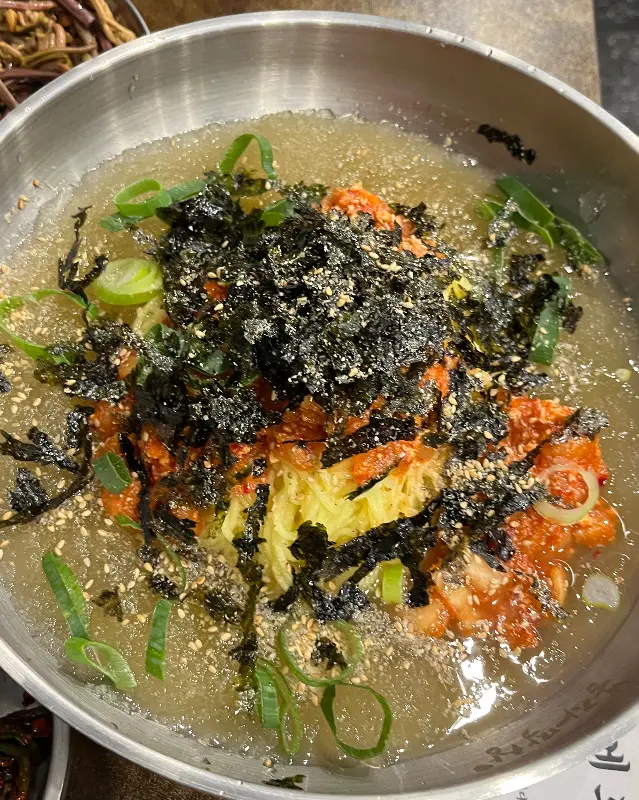 새콤달콤한 김치말이 국수