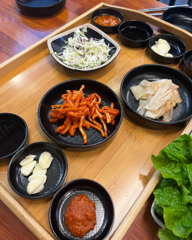 쌈 싸먹으면 진짜 꿀맛!