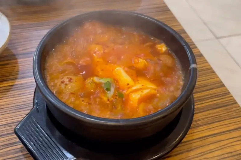 보글보글 끓는 일품순두부