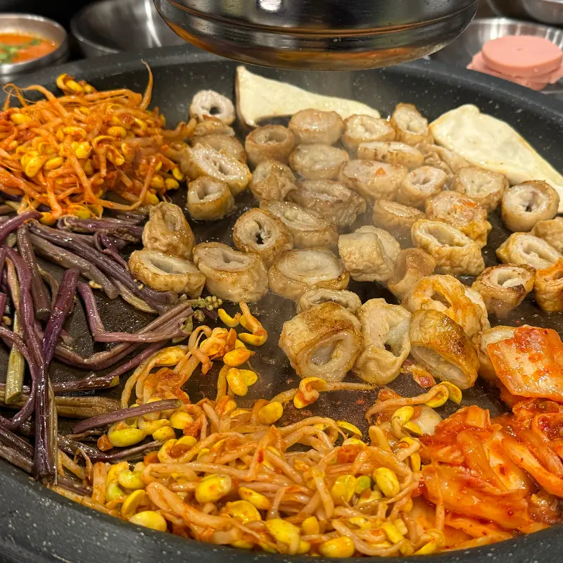 다채로운 곁들임 메뉴