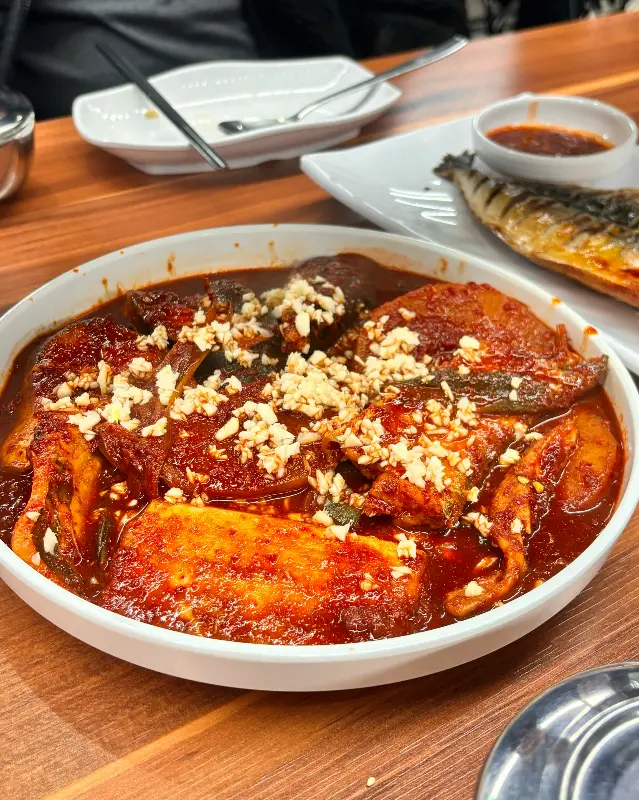 푸짐한 섞어조림 비주얼