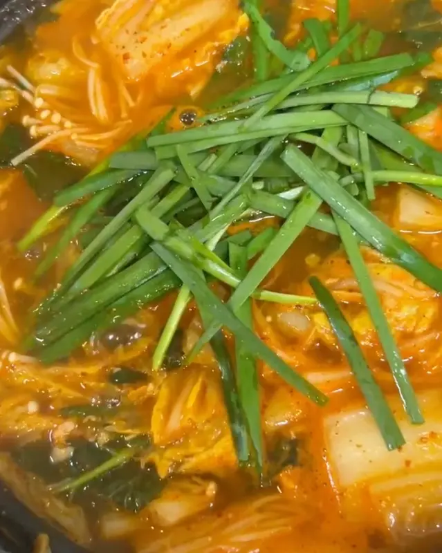 얼큰한 곱창전골