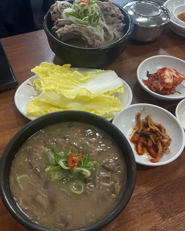 접짝뼈 해장국과 고사리 해장국