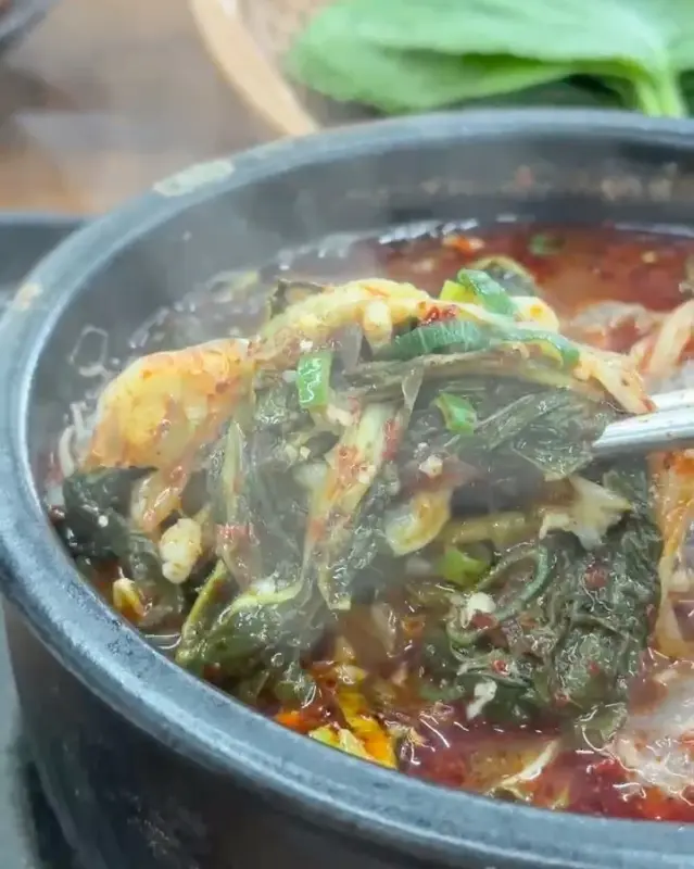 깻잎에 싸먹는 내장과 멜젓