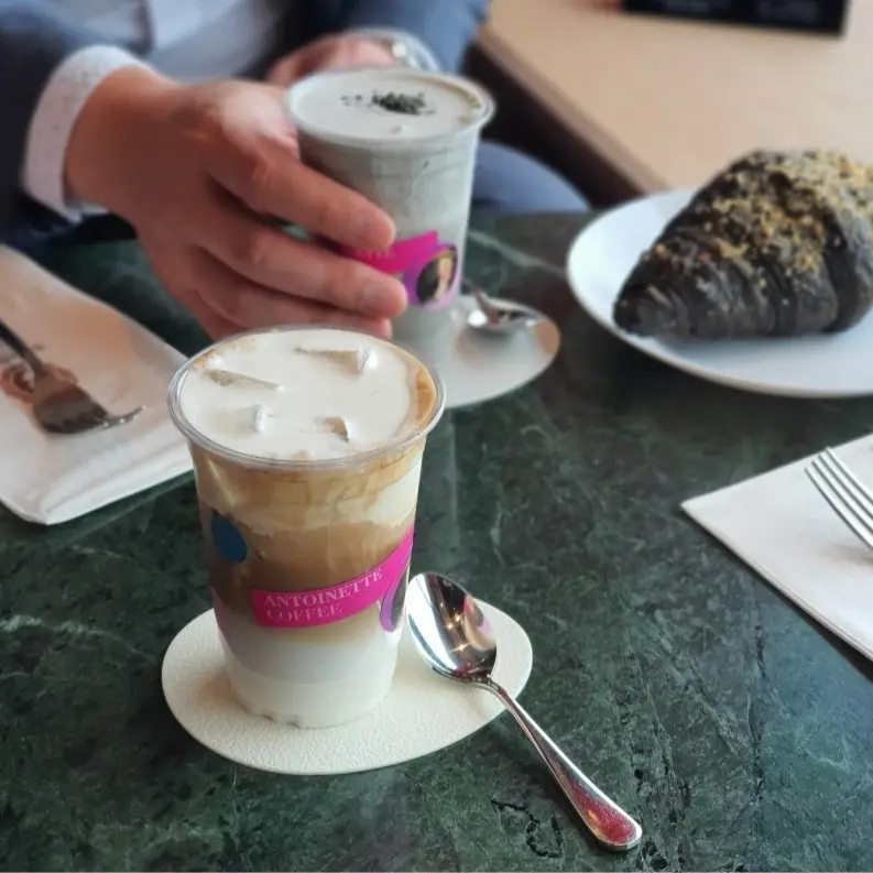 앙뚜아네트 크림 커피와 음료