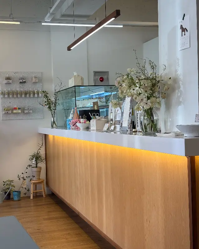 카페 내부 카운터 모습