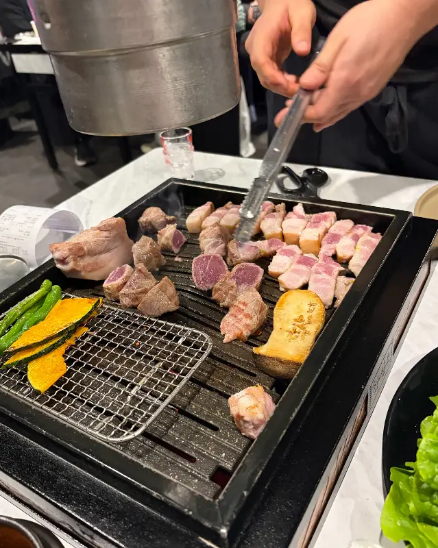 고기 굽는 모습