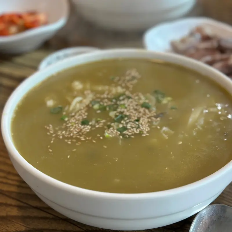 당케올레국수 내부