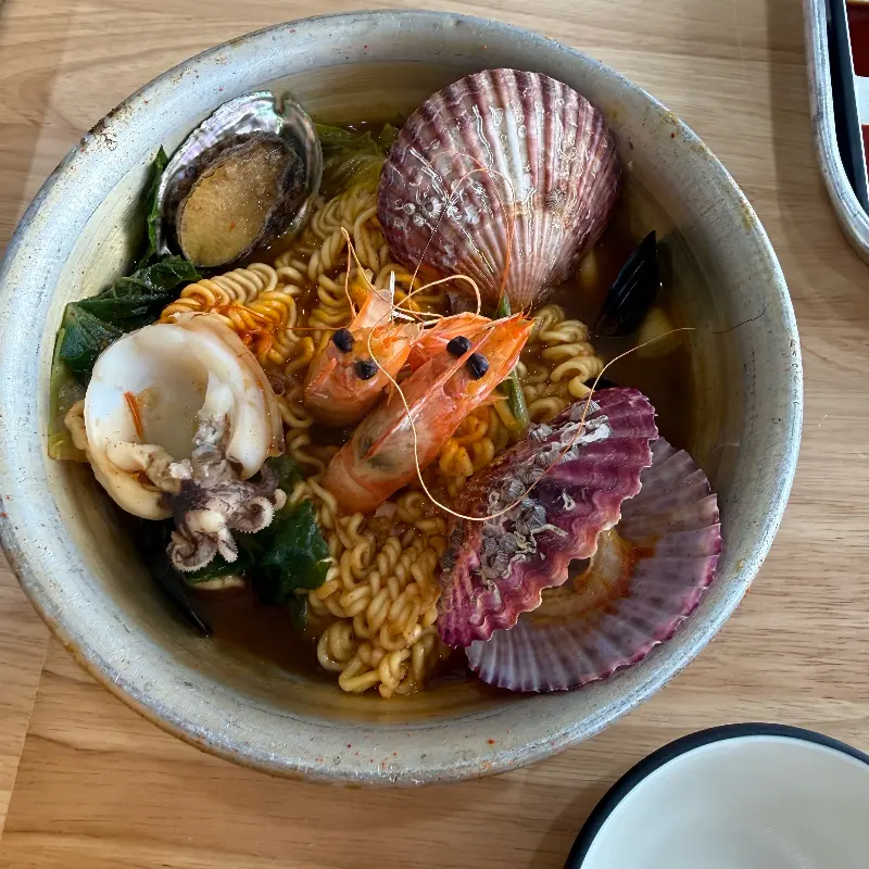 싱싱한 해산물 토핑